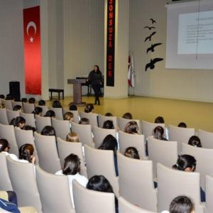 İSTEK’li Öğrenciler Ergenlik Seminerine Katıldı 2